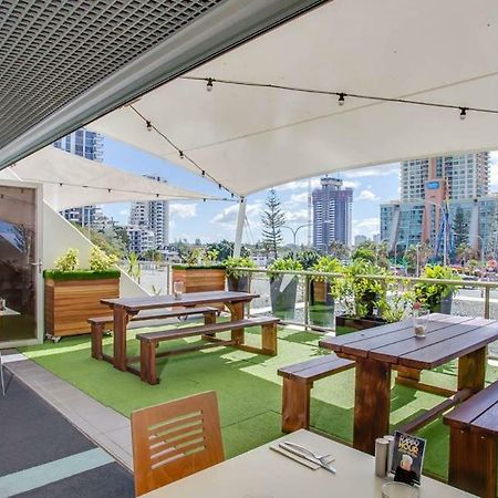 Studio 100 Meters From Beach At Surfers Paradise Hotel Gold Coast Eksteriør billede