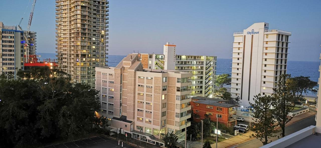 Studio 100 Meters From Beach At Surfers Paradise Hotel Gold Coast Eksteriør billede